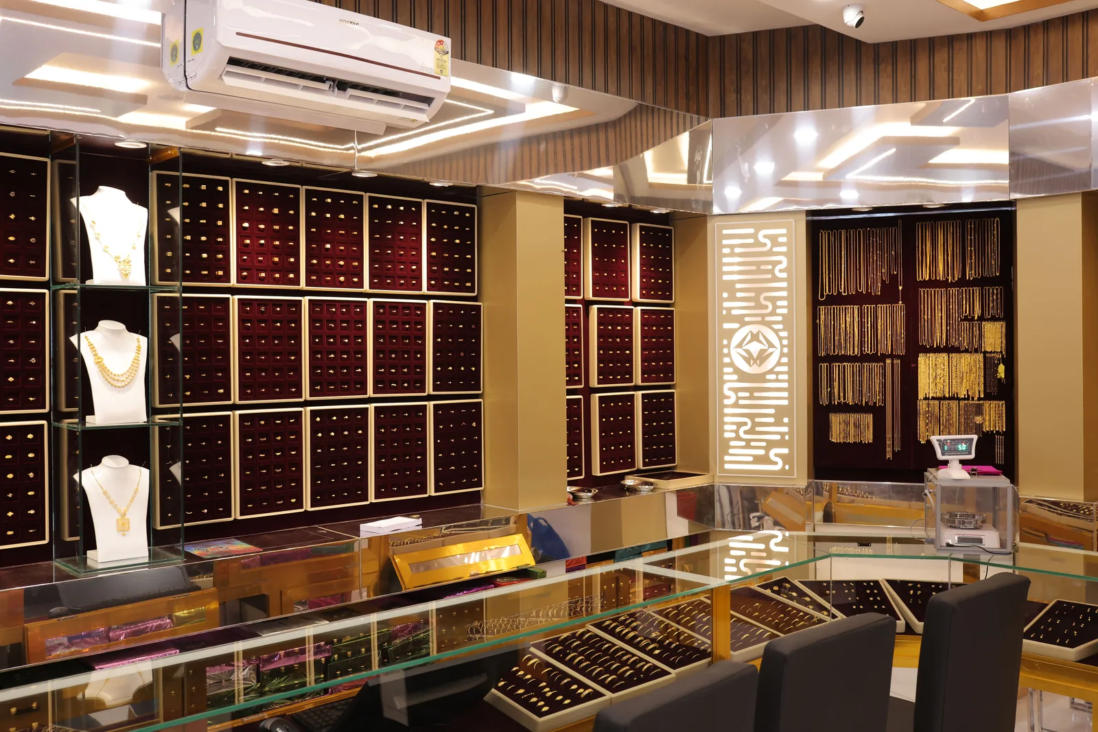 Bright Gold Jewellery store view 2