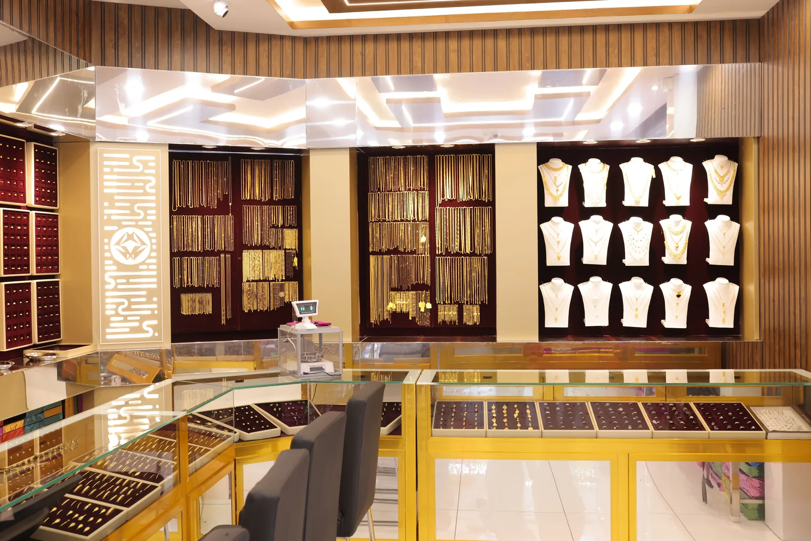 Bright Gold Jewellery store view 3